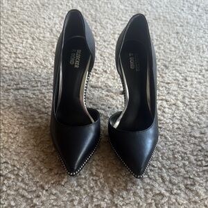 Elegant Black Pointed-Toe Heels